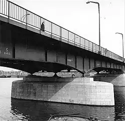 1960: vernieuwde brug