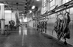 Interieur slachthal, 1957