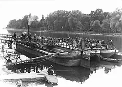 Tijdelijke veerpont Waterpoort-Stadspark, mei 1940