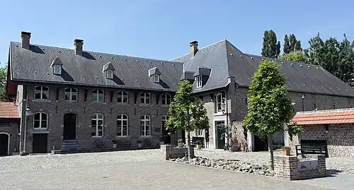 Kasteelhoeve, vanuit het zuidoosten