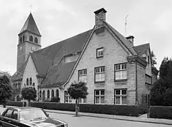 Kerk en pastorie, 1983