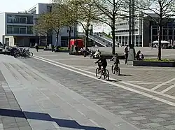 Trappartij en plaveisel