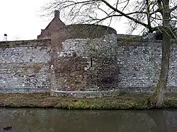 Deels 14e-eeuwse muurtoren