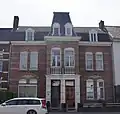Dubbel pand; twee woonhuizen in eclectische stijl