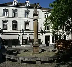 Sint Amorsplein met Sint-Amorzuil, Maastricht