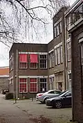Kantoorgebouw op achterterrein