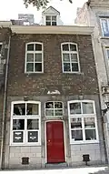 Huis met lijstgevel.
