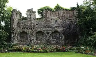 Ruïne van de kloosterkapel van de eerste Beyart