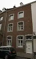 Huis met lijstgevel.