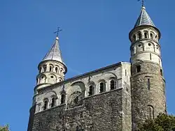 Westwerk met torenspitsen