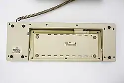 Onderkant van beide toetsenborden