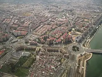 Luchtfoto (gezien vanuit het noorden) van het westelijke deel van Macarena