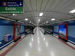 De overstaptunnel gezien uit het westen