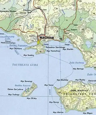 Engelstalige kaart van Magadan en omstreken met de baai aan westzijde van de stad