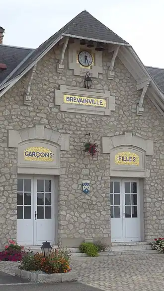 Gemeentehuis en school