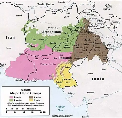 alt=Etnische groepen in Pakistan en omgeving. Het gebied van de Sindhi's in het geel Legenda ■&nbsp;Beloetsjen (roze) ■&nbsp;Pasjtoen (groen) ■&nbsp;Punjabi's (bruin) ■&nbsp;Sindhi's (geel)