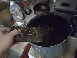 Ayaca wordt gekookt in pan met water