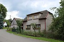 Huis in het dorp (2014)