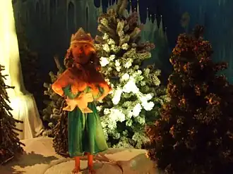 Een pop van Snegurochka tijdens de rit