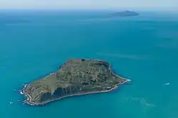 Mana (voorgrond) en Kapiti