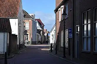 Mannenhuisstraat met op het eind De Plaats en de Havenstraat