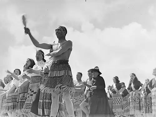 Voorstelling van de Maori in piupiu, circa 1943