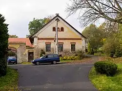 Groot huis in het dorp (2010)