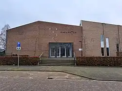 Ingang Maranathakerk vanaf de Margrietstraat