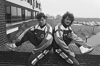 Marco van Basten (links) naast Rene Eijkelkamp (1989)