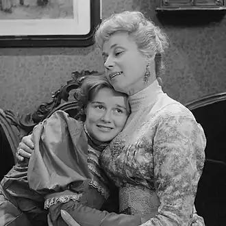 Maria de Booy (l.) en Anny de Lange (1959) in Dagboek van Amy