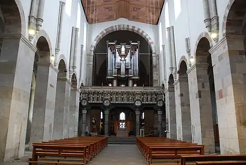 Het schip met doksaal