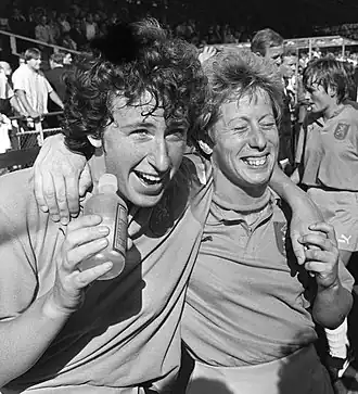 Marjolein Eijsvogel en Sophie von Weiler (r.) in 1986.