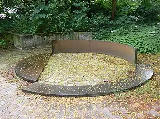 Innen-Außen-Neben (1982) James Reineking, Skulpturenmuseum Glaskasten, Marl, Duitsland