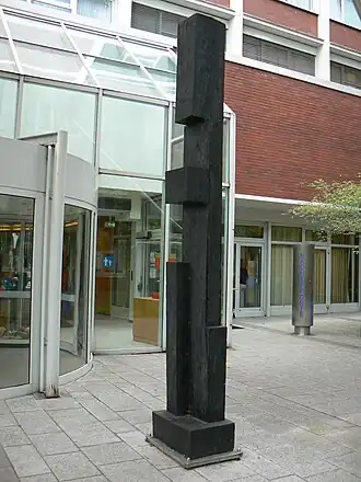 Figur (1983) in het beeldenpark van de Paracelsus-Klinik in Marl