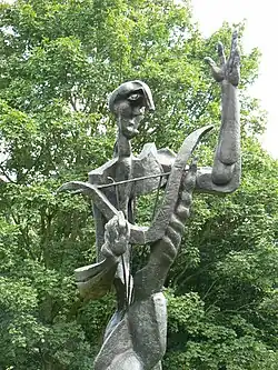 Grote Orpheus, sculptuur van Ossip Zadkine (binnenplaats gemeentehuis)
