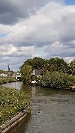 Bij station Breukelen, tussen het station en het Amsterdam-Rijnkanaal