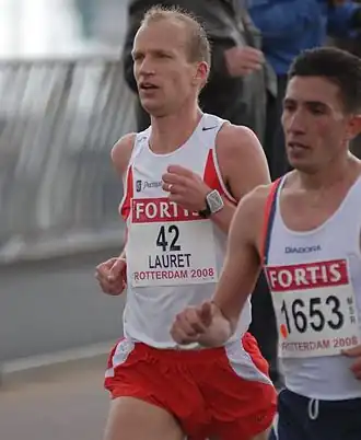 Martin Lauret (links) tijdens de Rotterdam Marathon 2008