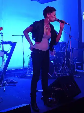 met Dragonette op de MSN.ca Launch Party