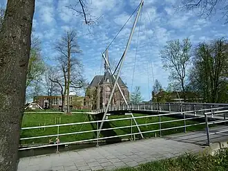 De Sint Martinusbrug met in de achtergrond de Sint-Martinuskerk