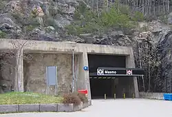 De stationsingang in 2006.