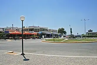 Plein nabij de haven