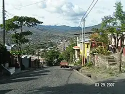 Hoofdstraat naar Parque Morazan en de kathedraal