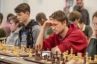 Schippers in actie namens Groninger Combinatie bij de slotronde van de Meesterklasse schaken 2022/23