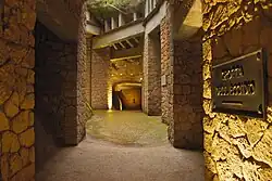 De gangen in de puzzolaangroeve.