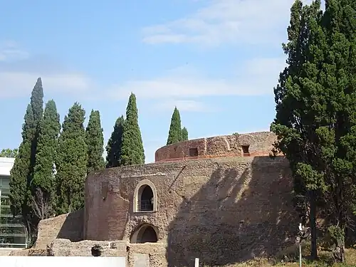 Buitenzijde na de restauratie.
