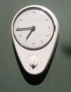 Keukenklok met timer ontworpen voor Junghans (1951)