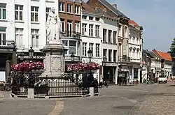 Standbeeld van Margaretha van Oostenrijk