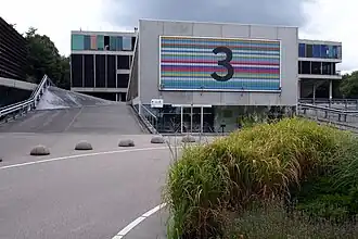 De achterzijde van het gebouw