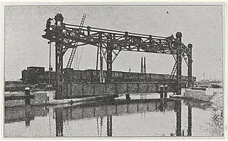 Spoorbrug van de spoorlijn Haarlem-Aalsmeer over de Amsterdamsevaart in 1912