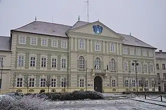 Het comitaatshuis (megyeháza)